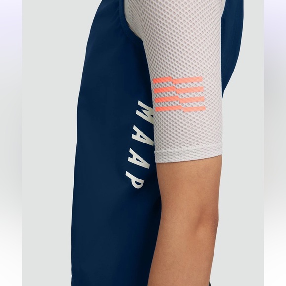 NEW MAAP women’s vest size M Navy - Picture 7 of 13
